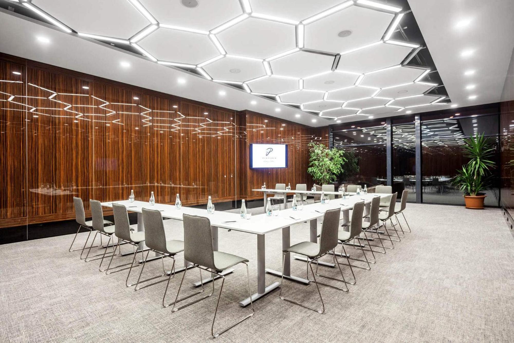 Hotel Platinia Kluż-Napoka Zewnętrze zdjęcie Meeting room